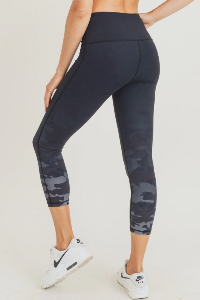Camo Cropped Leggings